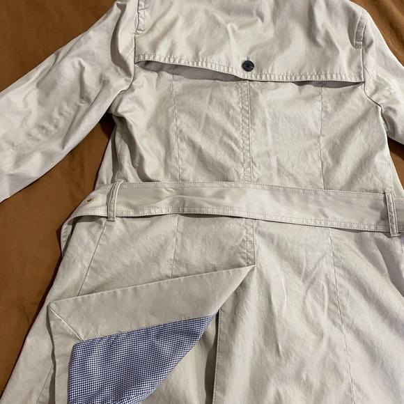 Banana Republic Trench Coat - Picture 4 of 5